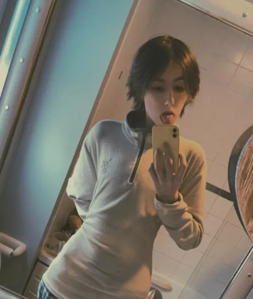 Hiya chilling on Saturday 💝☺️wbu?