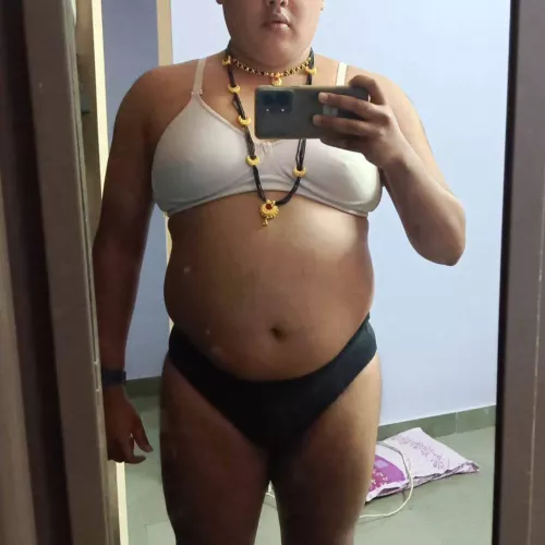 How am I looking 🤭 HMU