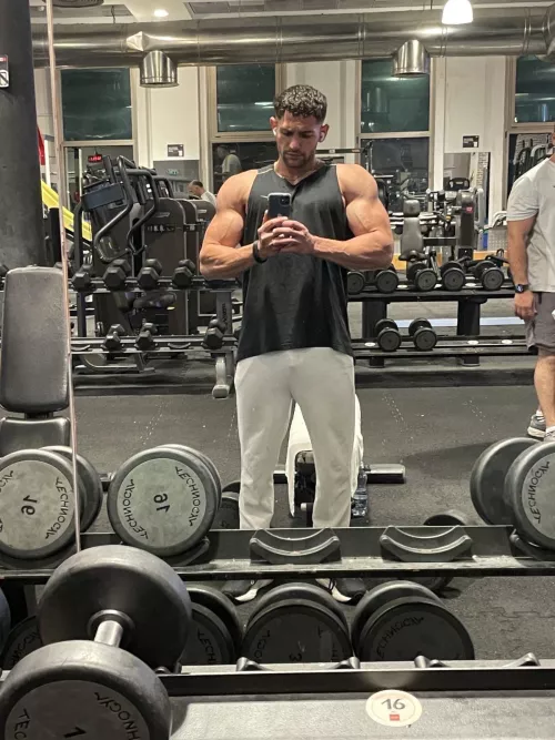 I can assure you that I have some bigger muscles down there 😏😏