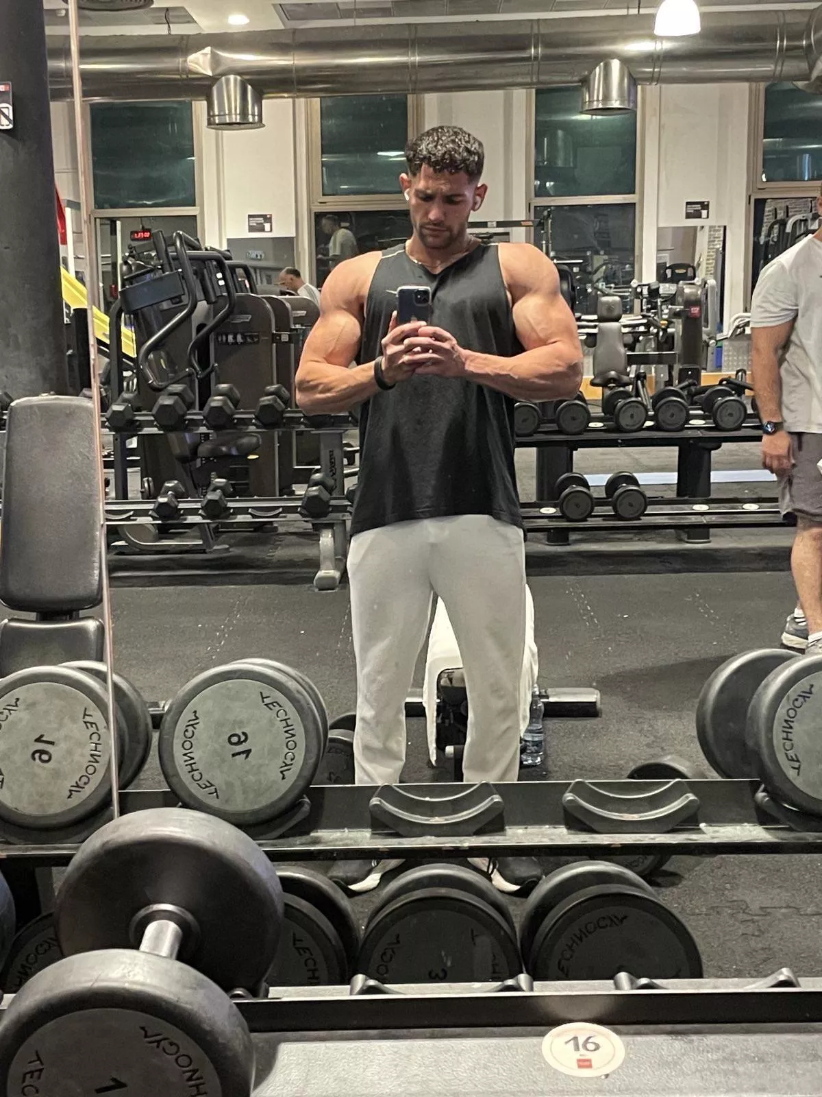 I can assure you that I have some bigger muscles down there 😏😏