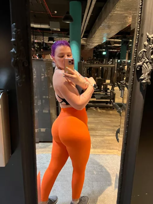 I like to wear tight clothes