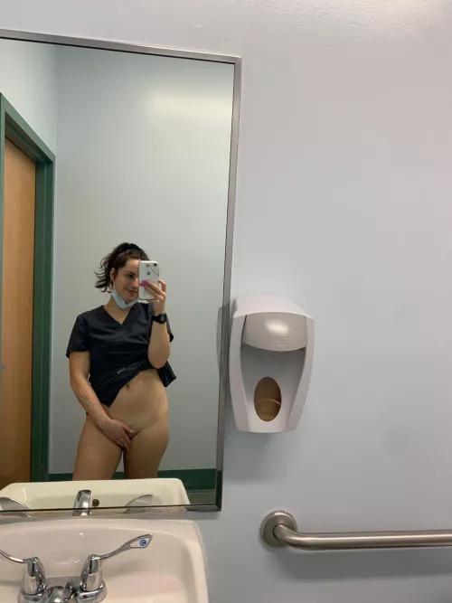 i'm a vet tech, lick my pussy?