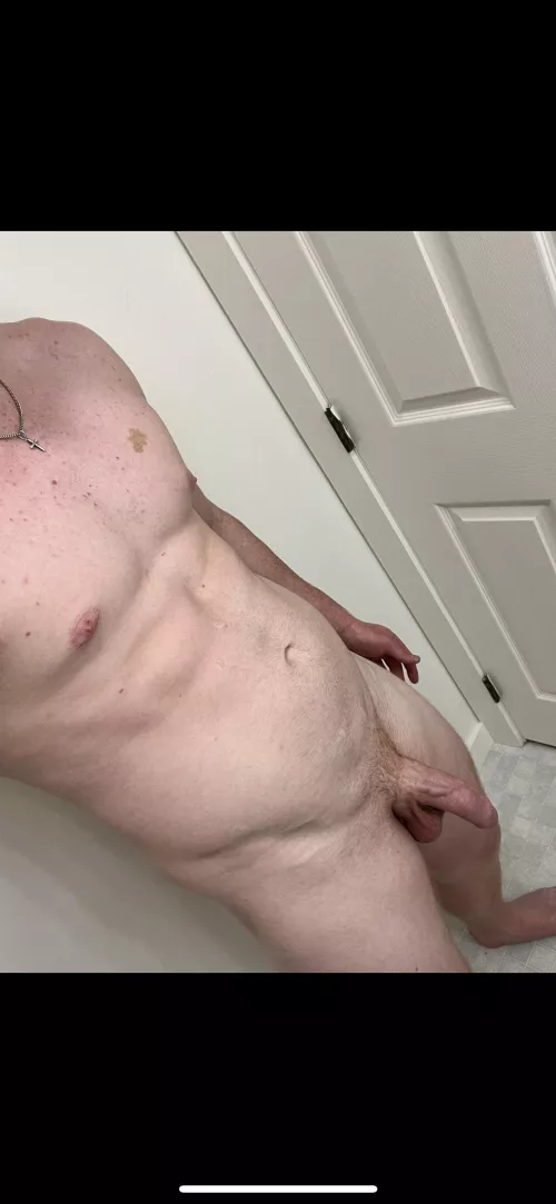 It’s my birthday today so I nutted all over my abs.. anyone wanna give me birthday head?