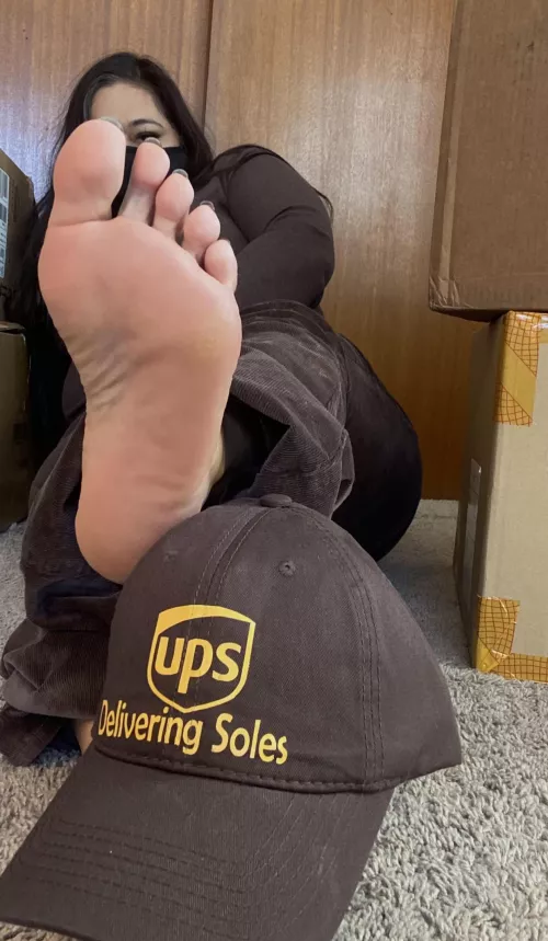 knock knock ✊🏼 ur package 📦 has arrived 