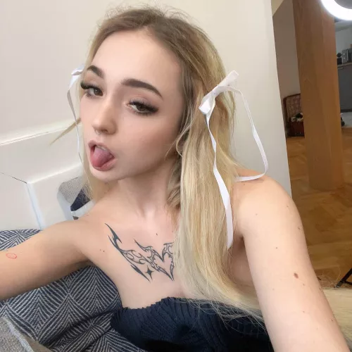 Leave a ❤️ and I may send you a nude ;)