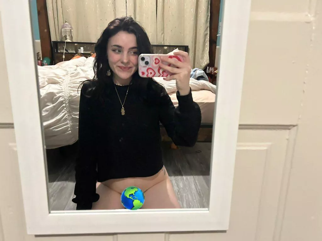 Looking for a hairy alt girl in ur life (20f no ppv) 