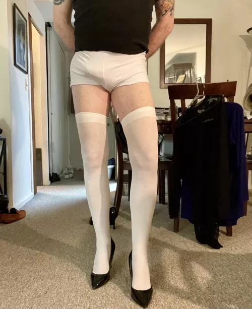 Love showing my bulge, especially out and about!