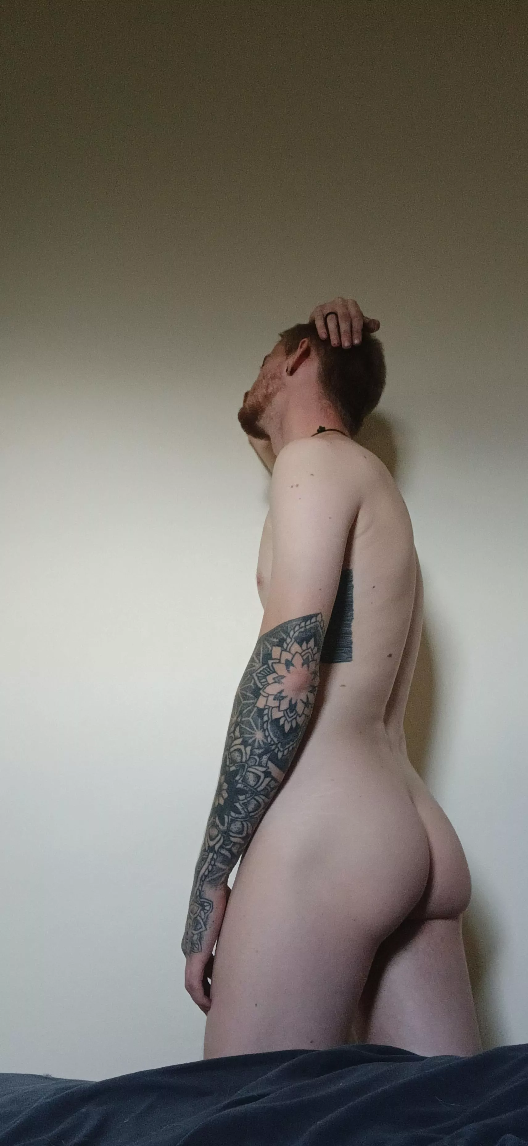 (M) Anyone like skinny guys?