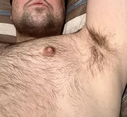 My armpit smells so good right now 🤤