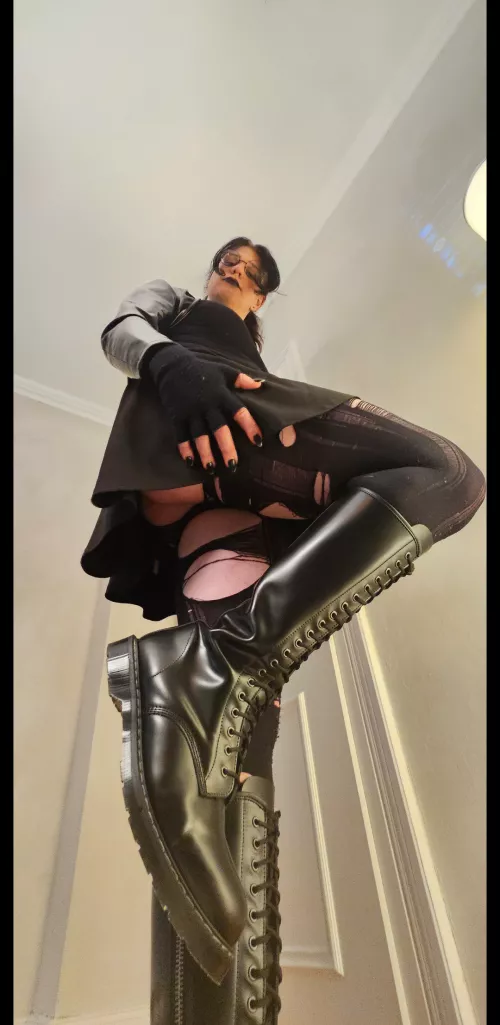 My boots would look amazing on your face~ 