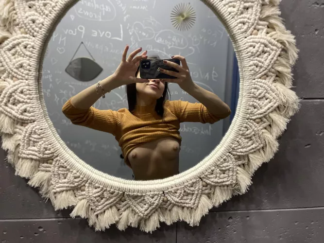 My boyfriend doesn't even suspect that I'm a collector of naked photos in public toilets