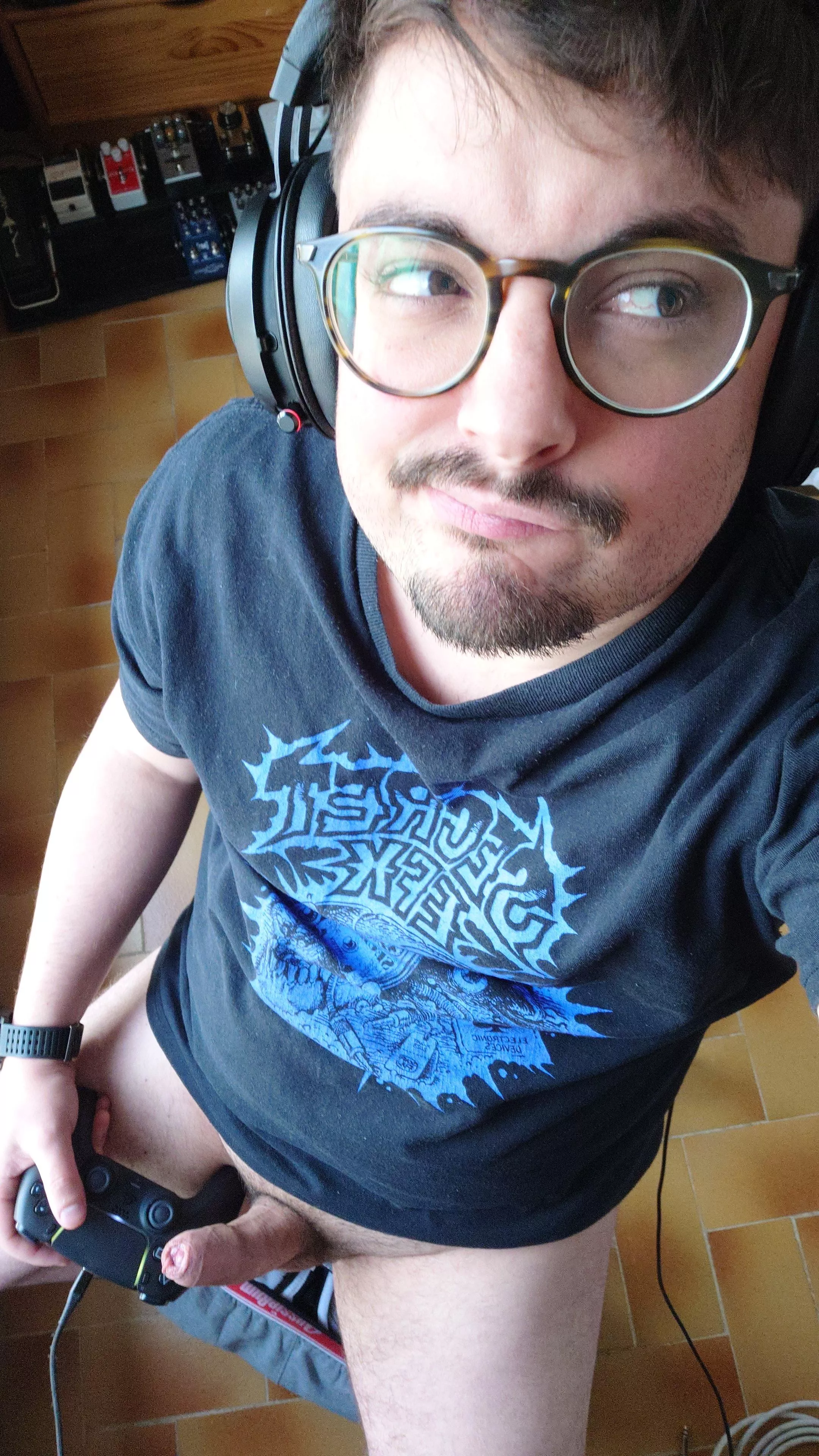 Nothing to see here, just a gaymer in his natural habitat 🎮