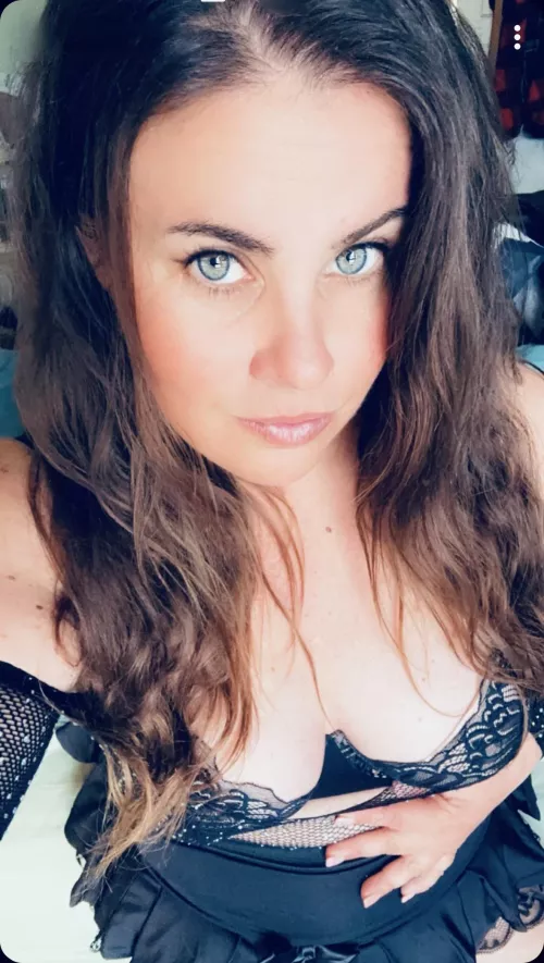 On me knees or laying the bed, I may be good at riding horses…but I can suck cock like a real champ