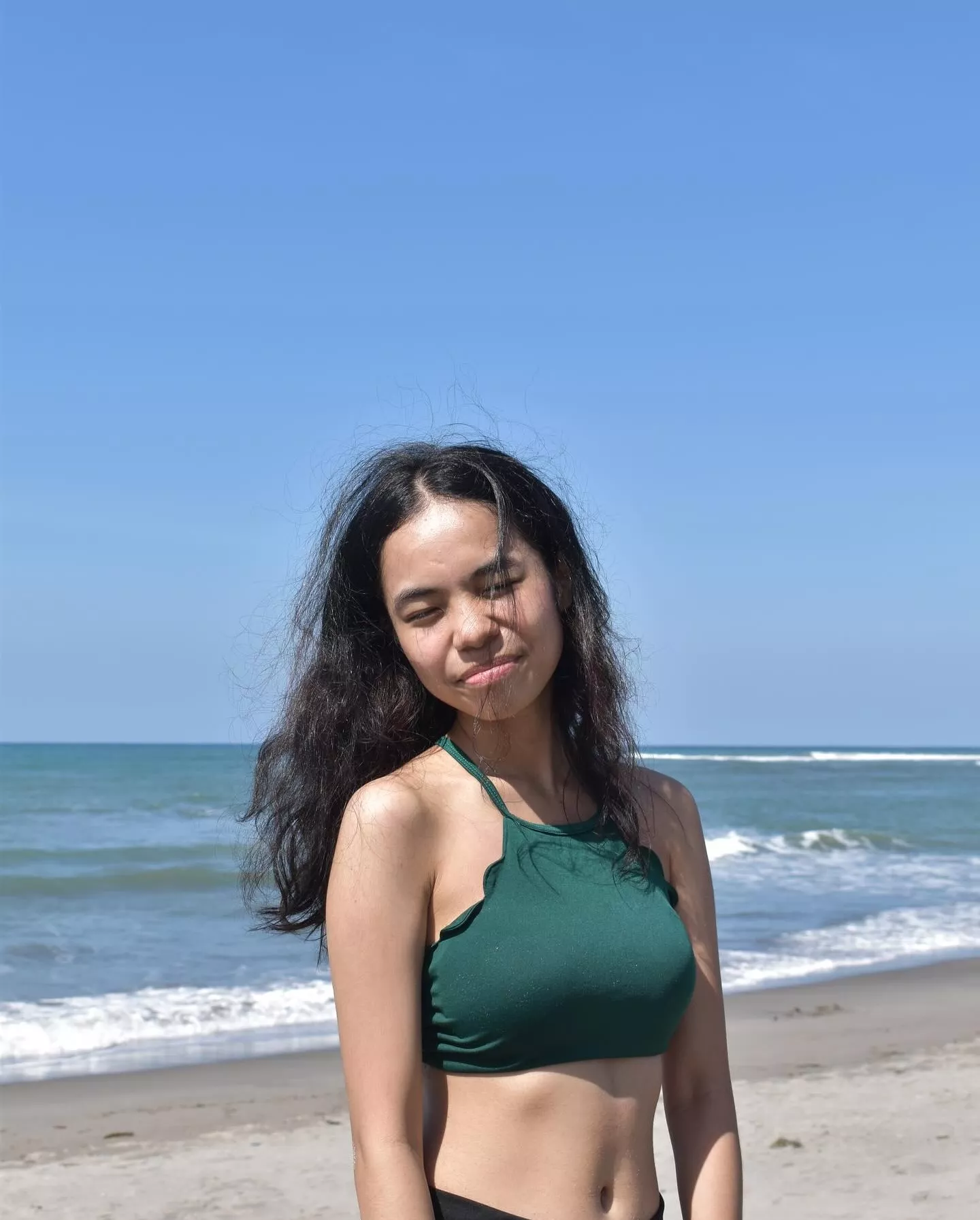 Petite Filipina thinking about starting my hoe phase ?