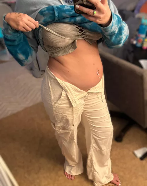 The belly that I’ve grown over the past few months is so adorable 🥺💗