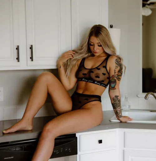 This is what your next door milf looks like