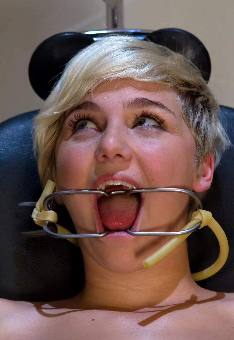 Voluntarily keeping the gag in