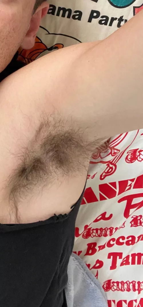 What would you do with my roommate exposed armpit?