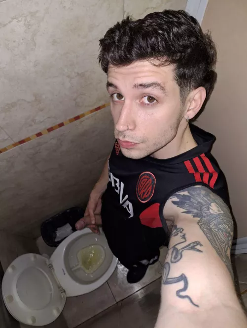 Who shakes me and cleans my cock?