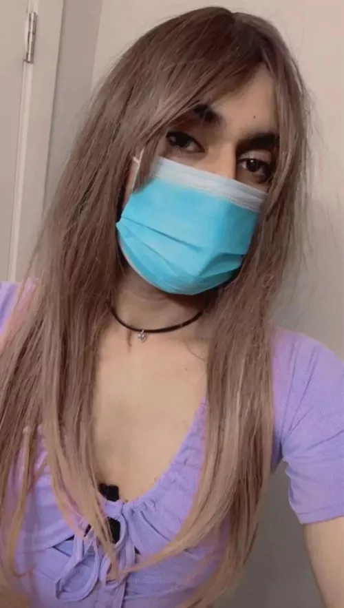 Why i do only feel like real self while dressed up?