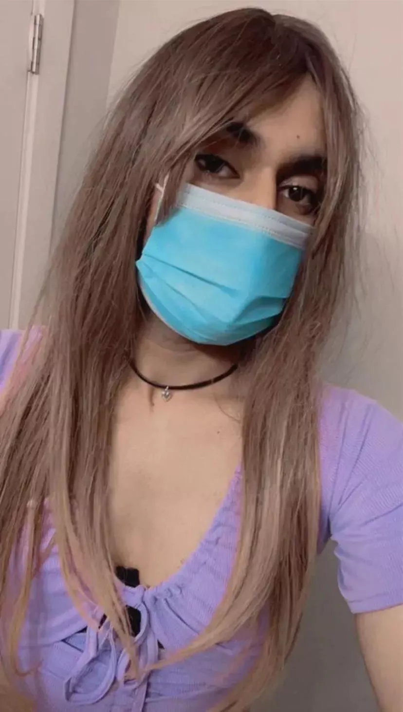 Why i do only feel like real self while dressed up?