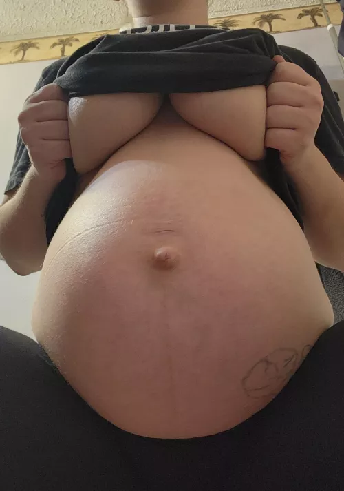 Would you still consider me petite being this pregnant 