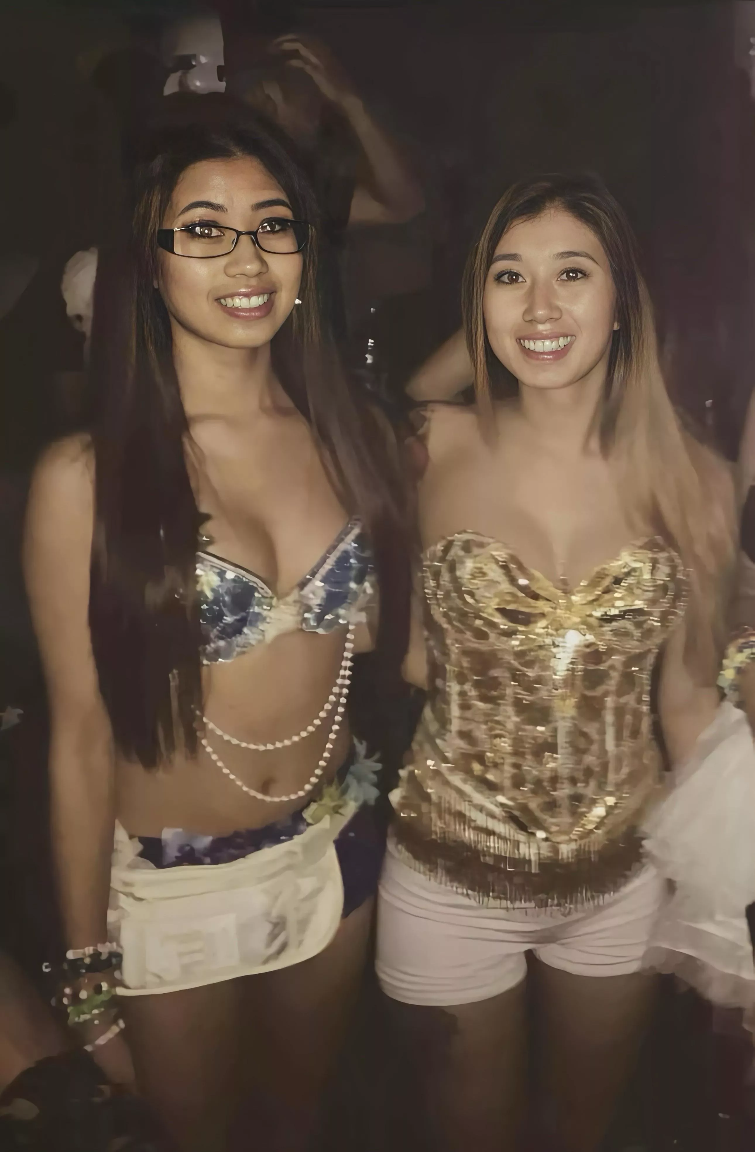 You taking home left or Right 🤔