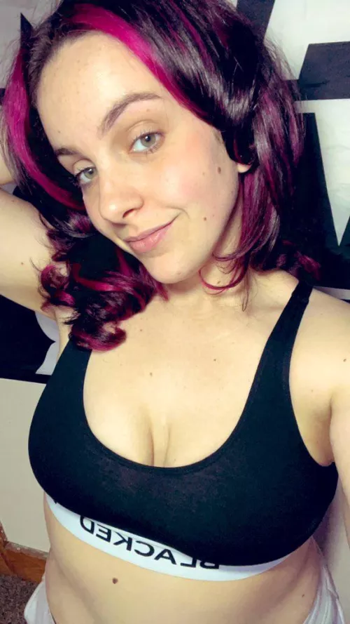 Young qos 23 ♠️♠️♠️ whats everyone elses age?