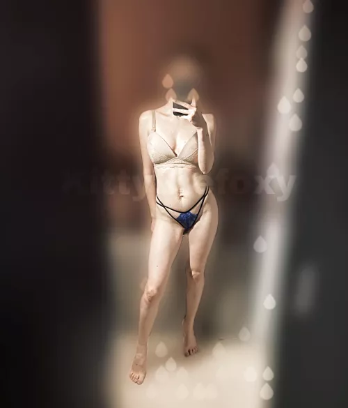 Your phone dings - unknown number. You get this selfie. What do you do