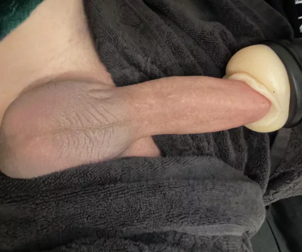 18 wanna watch me fuck my fleshlight? @hey77123