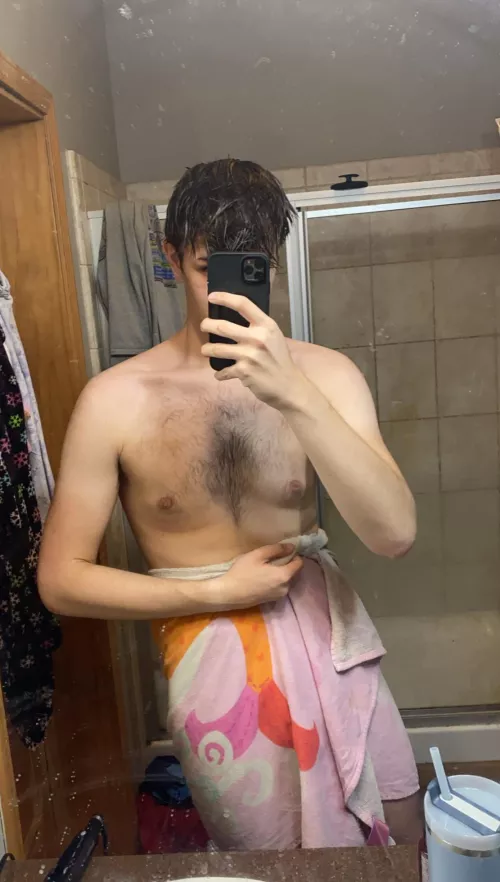 [19, 6’4] Should I drop the towel?