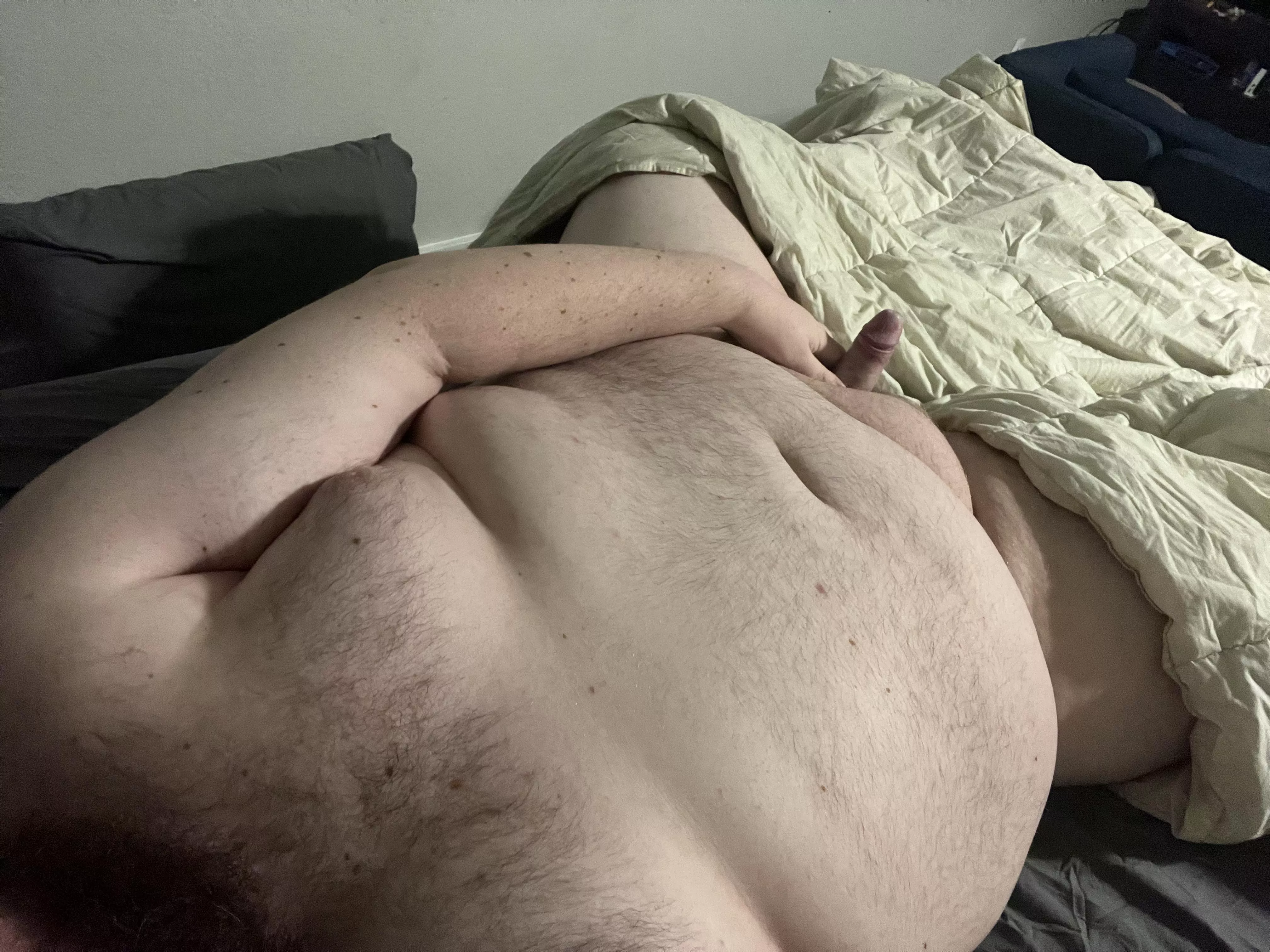 [25] who wants to join me in bed this morning?