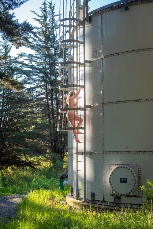 A Naked Adventure 🪜(more in comments)