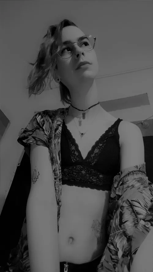 Alt babes hit different in black & white! Agreed? 🖤🤍