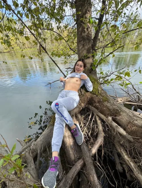 Bet my asian milf body can make you happy