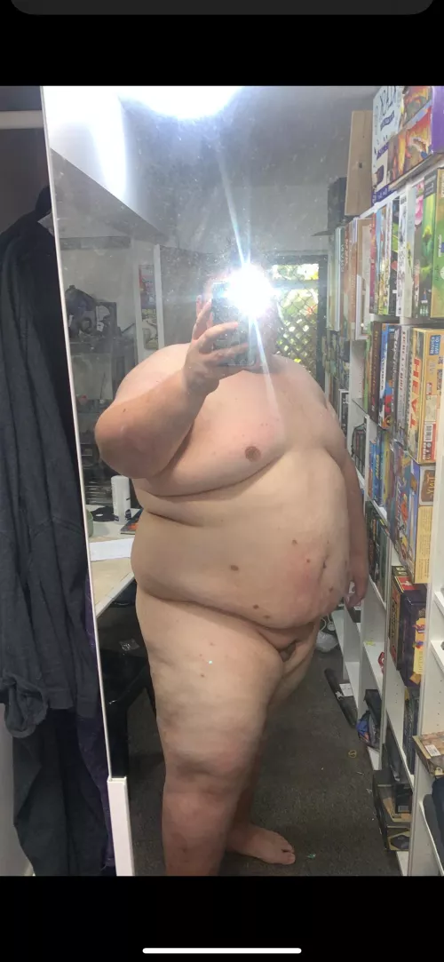 Big straight aussie guy fresh out of shower, dms open