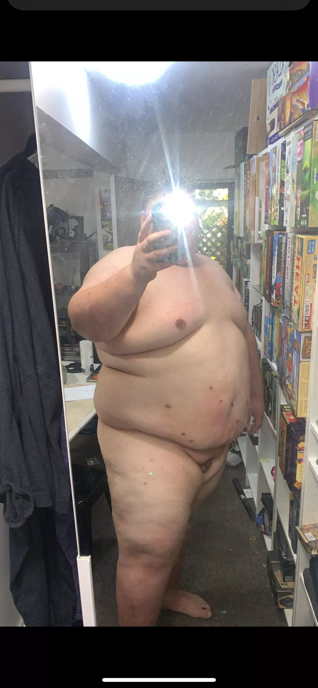 Big straight aussie guy fresh out of shower, dms open