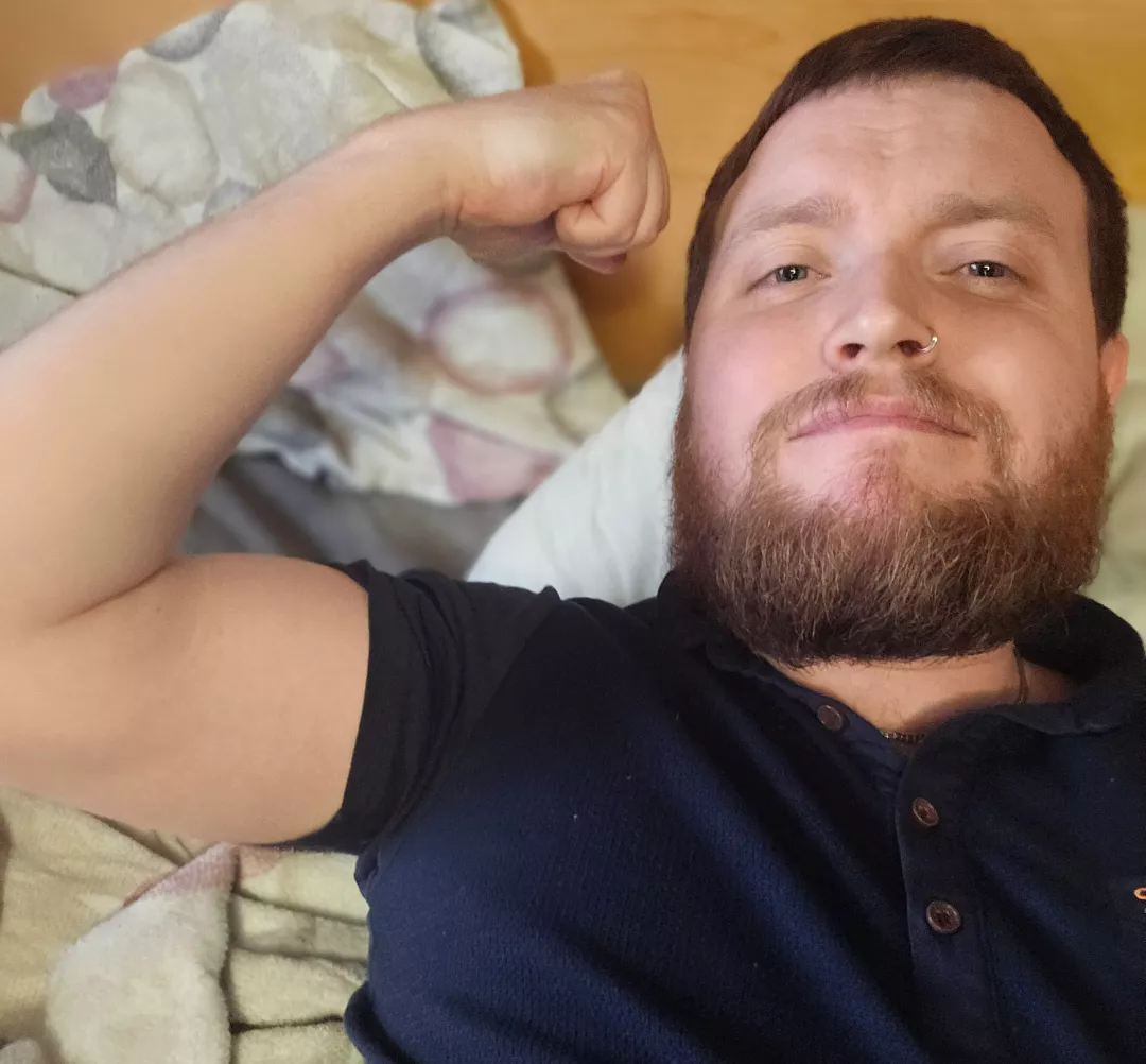 Bugger all of a bicep compared to some guys here. But still happy with the gym progress ☺️