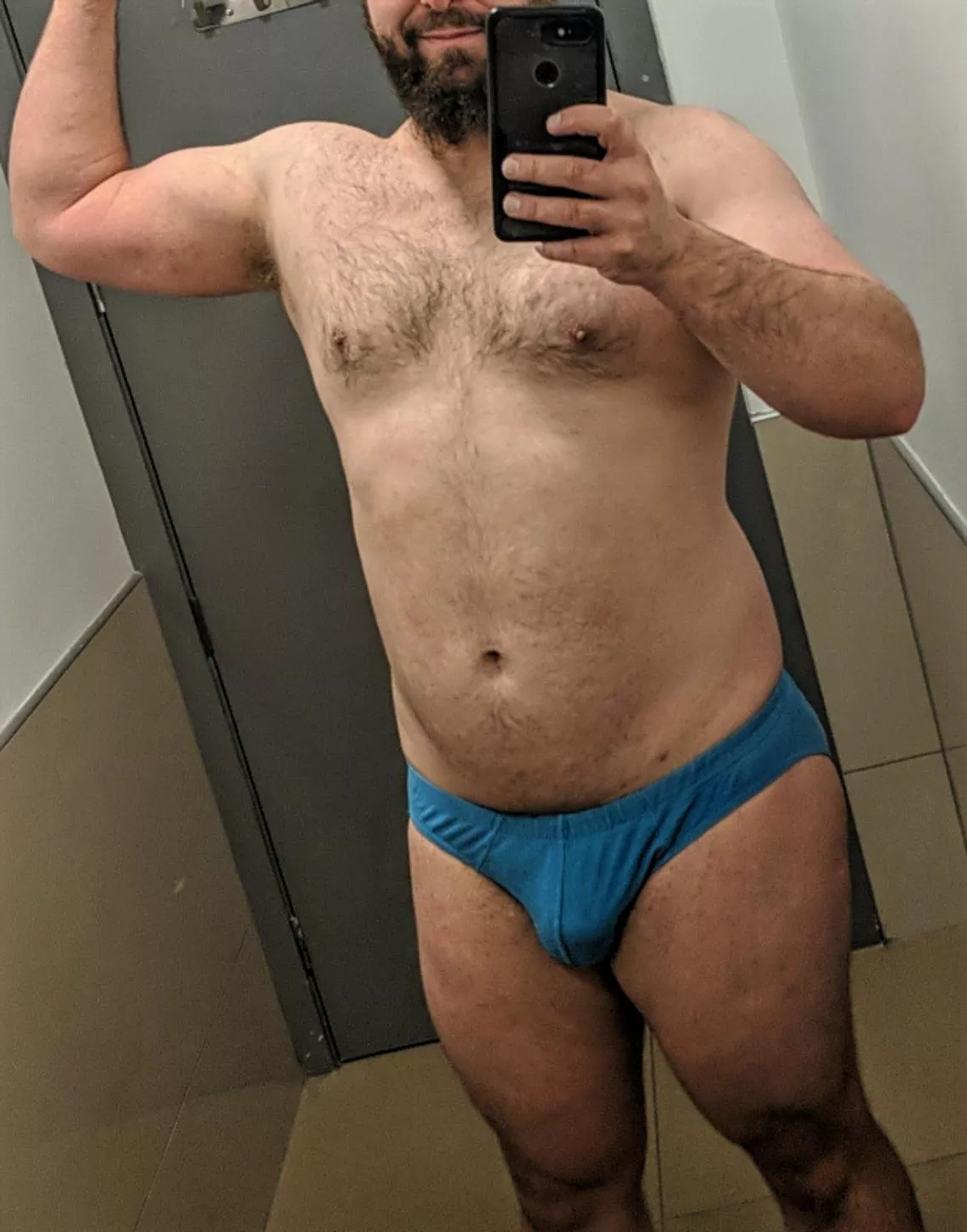 Changing roo(m) selfies are necessary right?