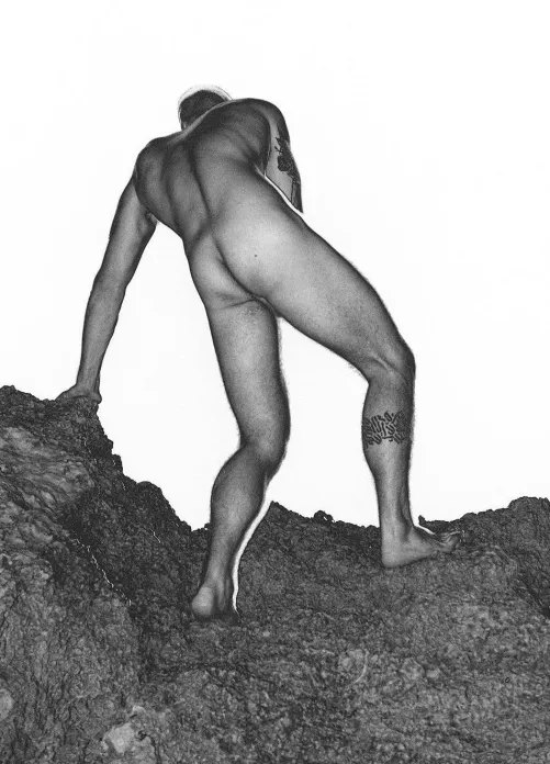 Do you guys like artistic asses in here?