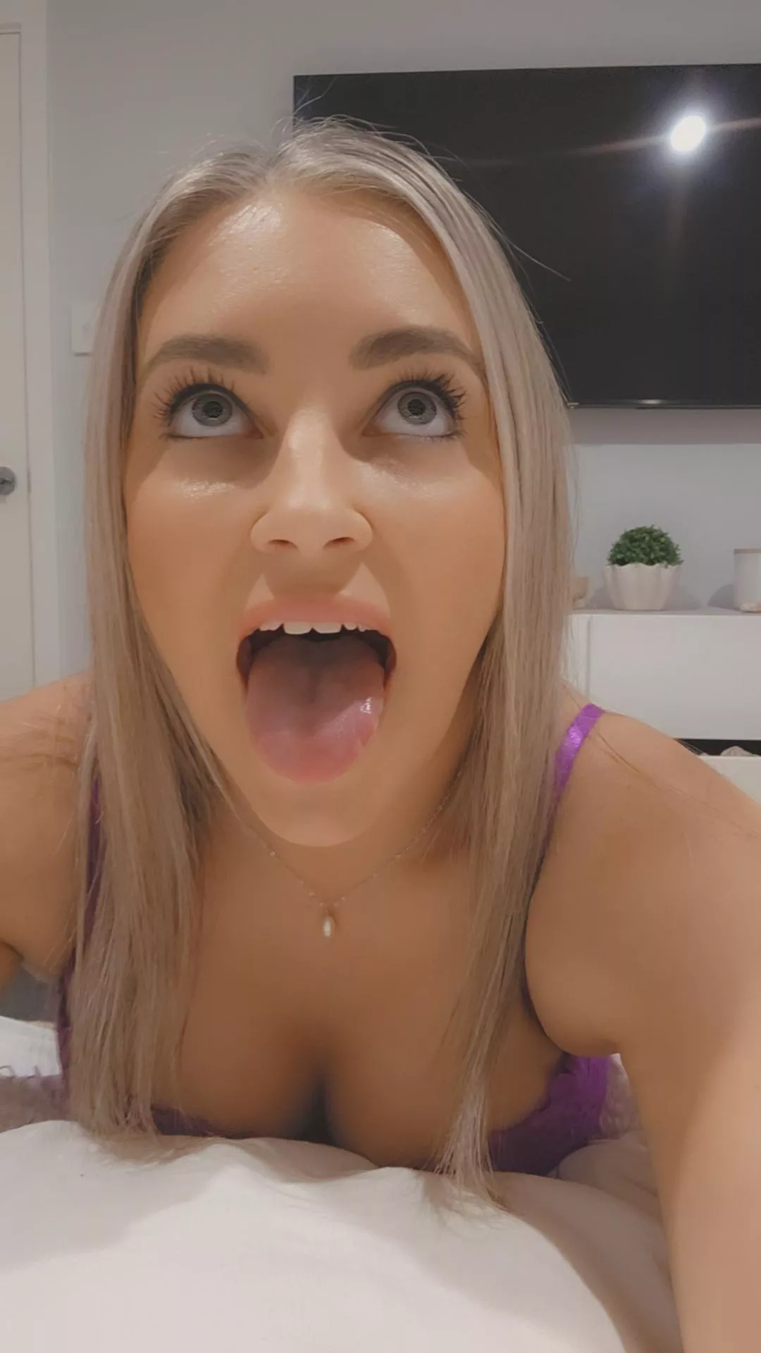 don't make mummy beg for the batter ;)