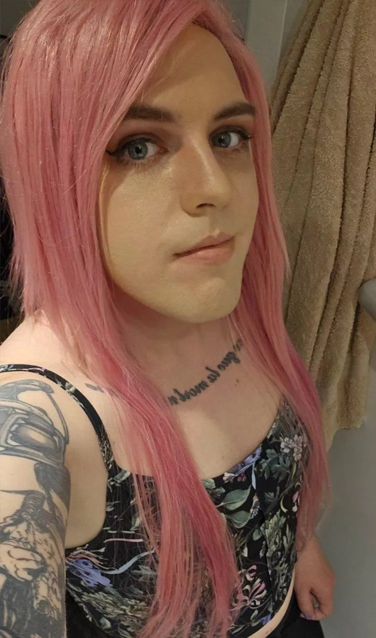 Fully embracing my scene queen vibe 😏