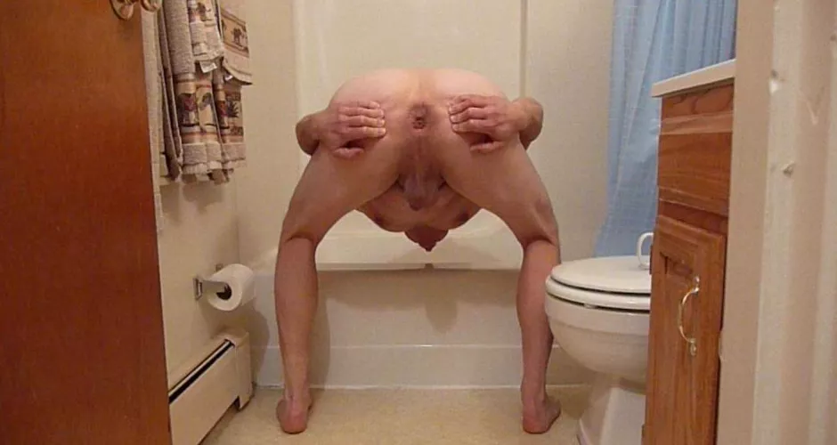 I always like to show my asshole 1st thing, to my imaginary female audience hoping a finger will end up inside me, which helps turn me on while I perform my self-filmed masturbation show.