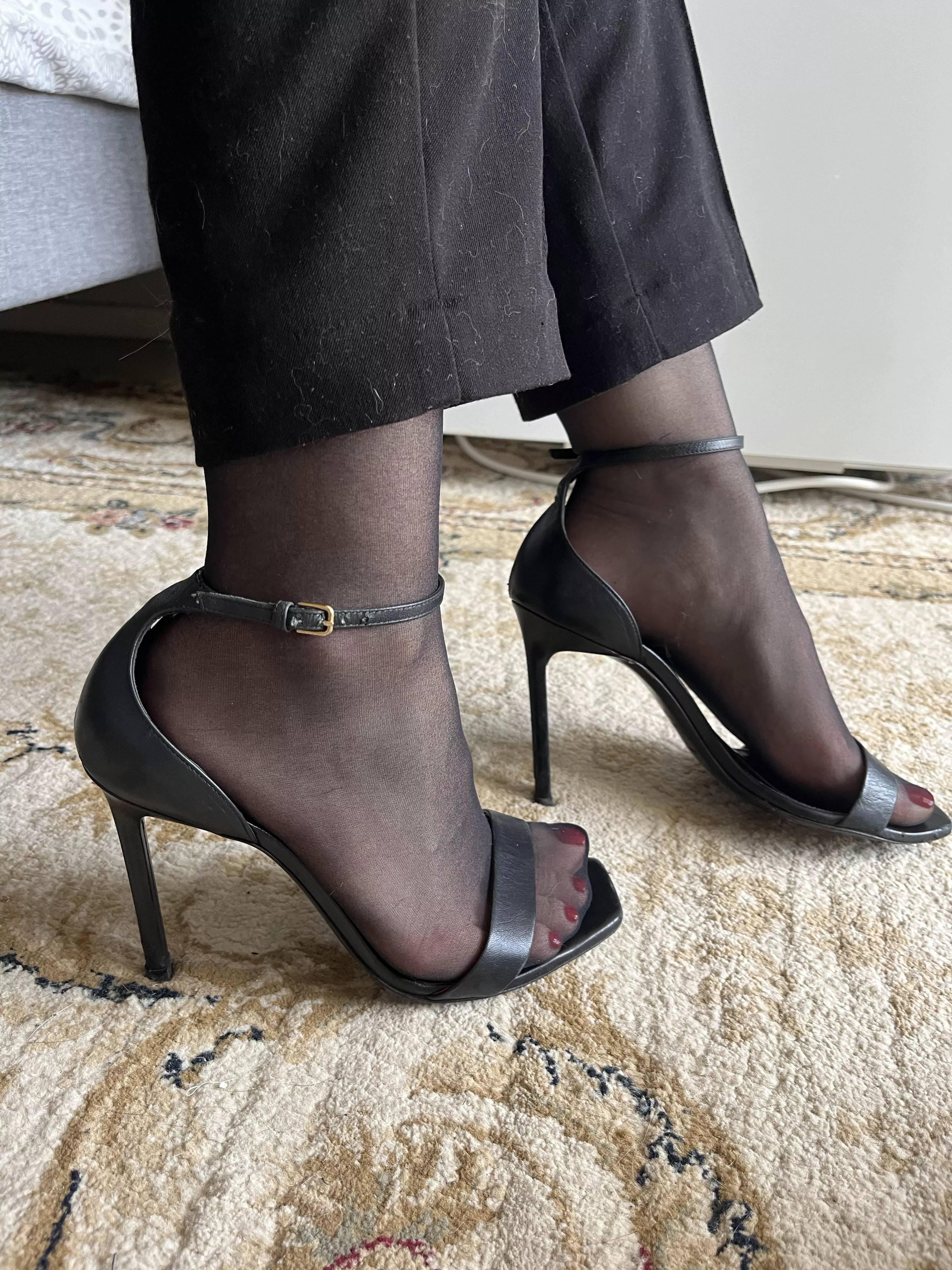 I love my Saint Laurent sandals in amber ♥️ 