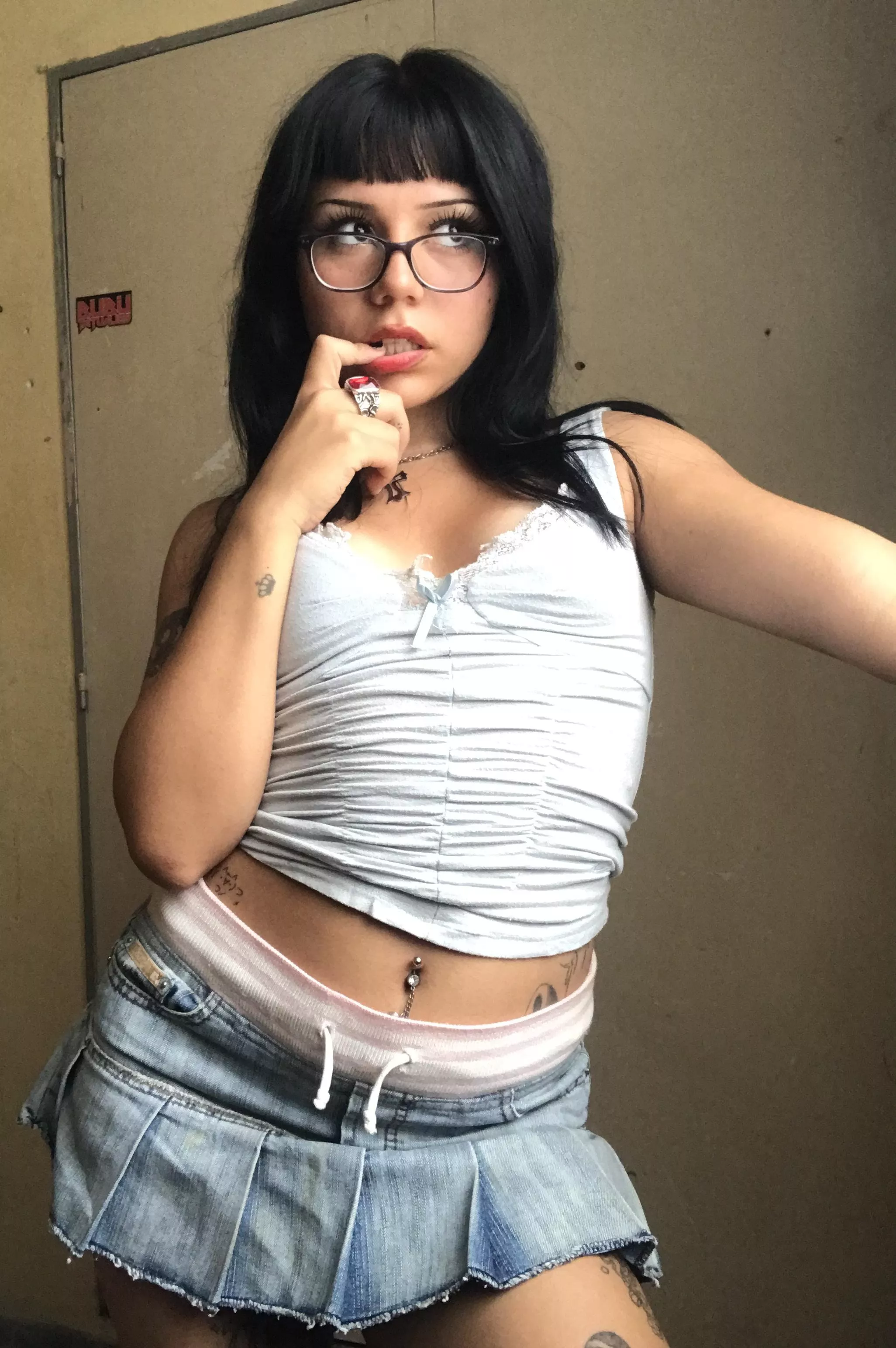 I may look innocent but.. I know a lot of ways to make u cum really quick..