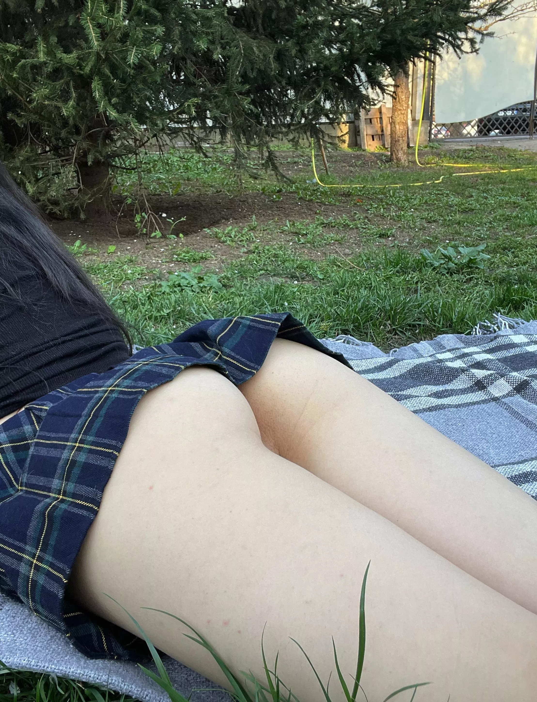 I'm trying to see how many guys will stop to look at my ass.