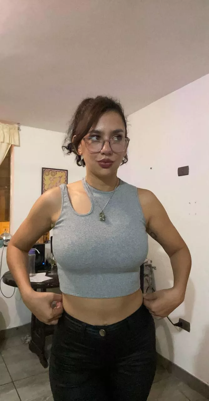 is my gray top cute?