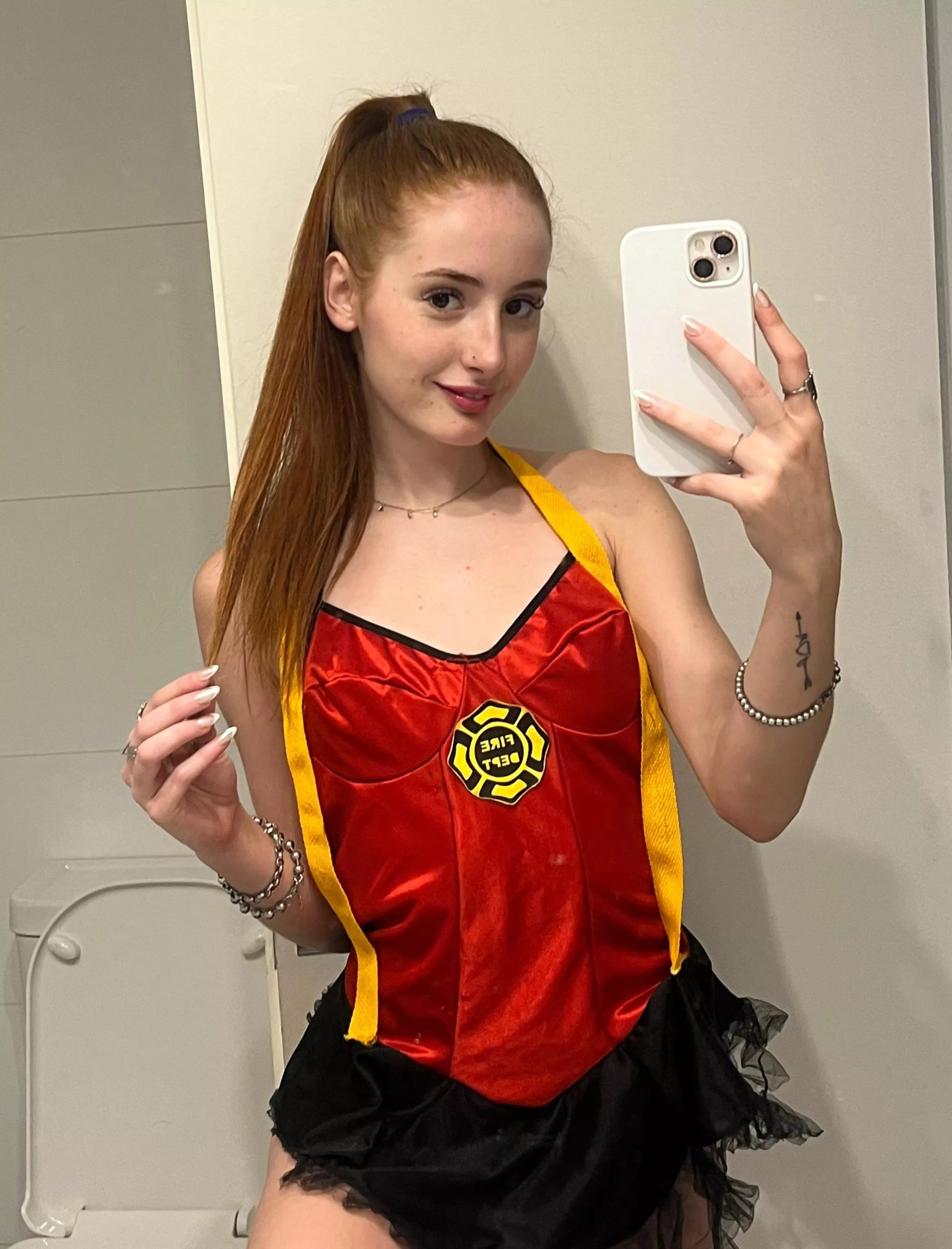 Let's both see how my tits bounce if you fuck me in front of the mirror.