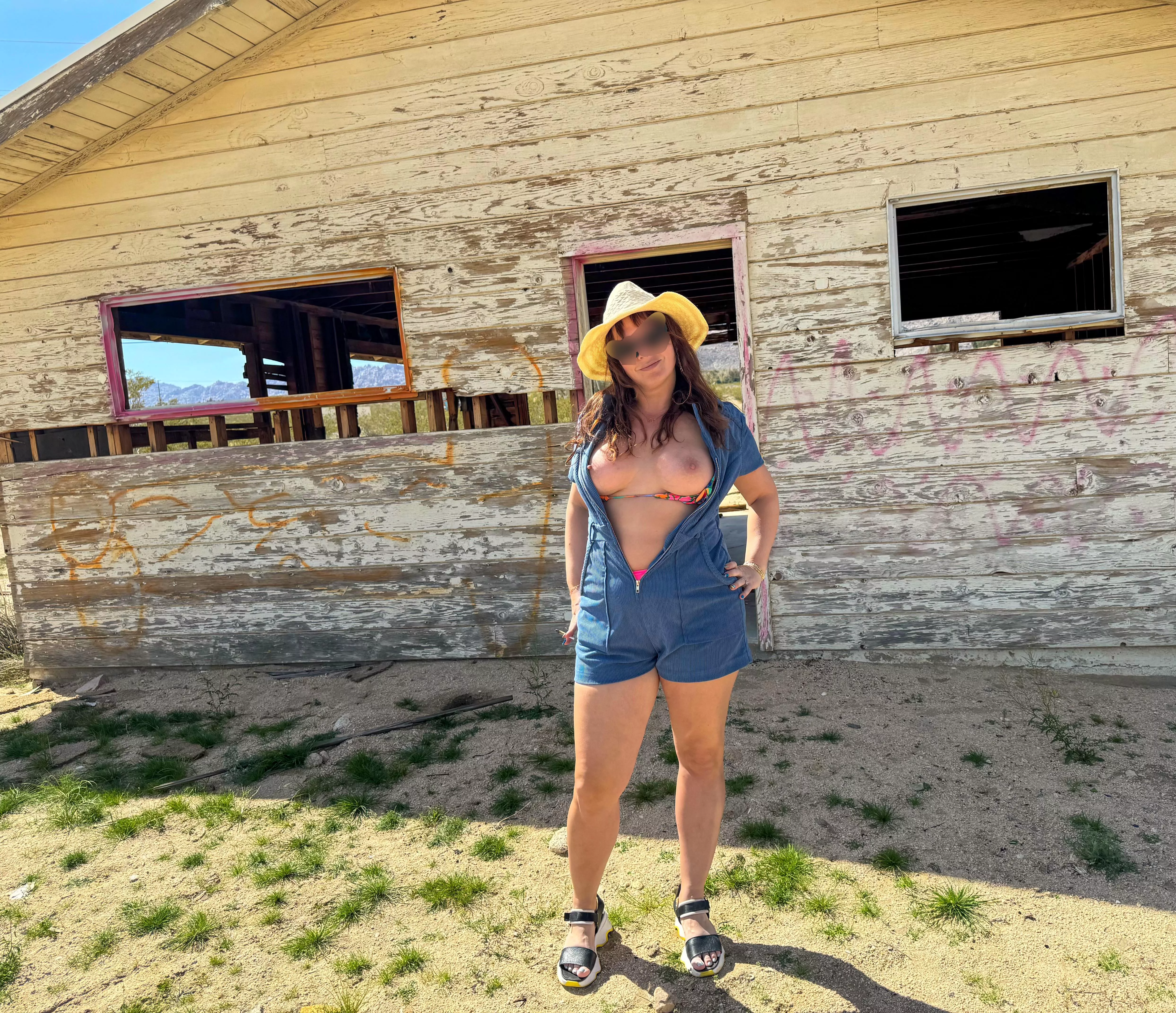 Looking for a cowboy to ride in the desert 