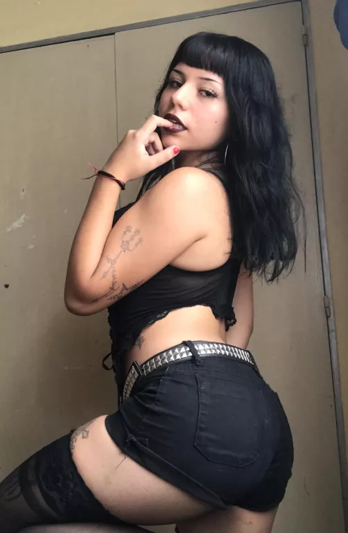 looking for something to eat.. any volunteers?